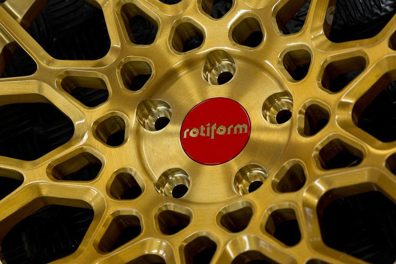 Rotiform Red and Gold Center Cap In Gold Rim